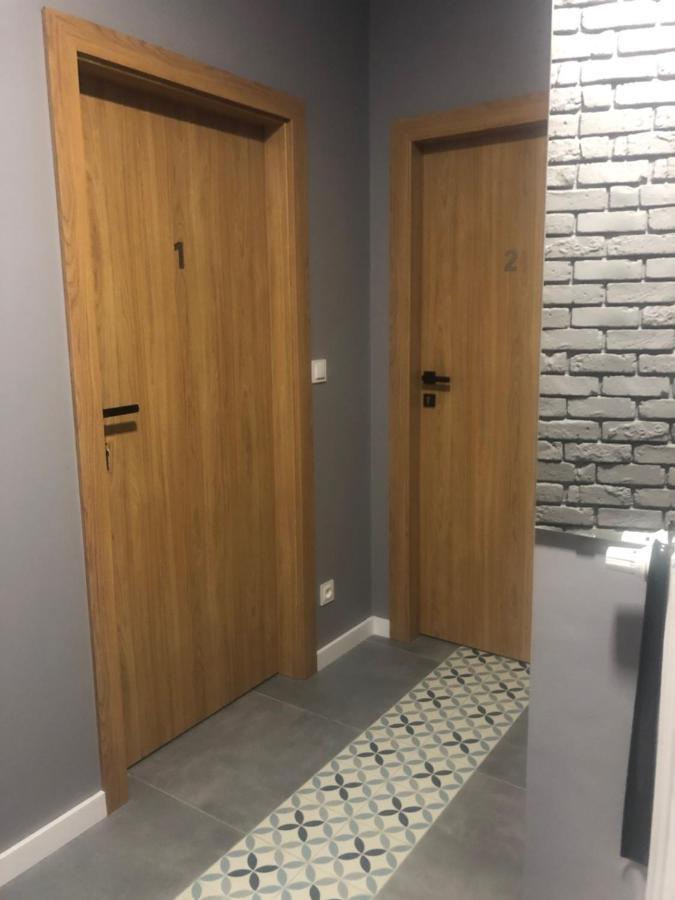 Apartament Z Ogrodkiem I Garazem พอซนาน ภายนอก รูปภาพ