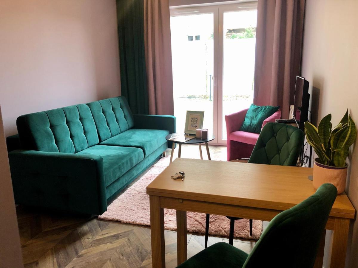 Apartament Z Ogrodkiem I Garazem พอซนาน ภายนอก รูปภาพ