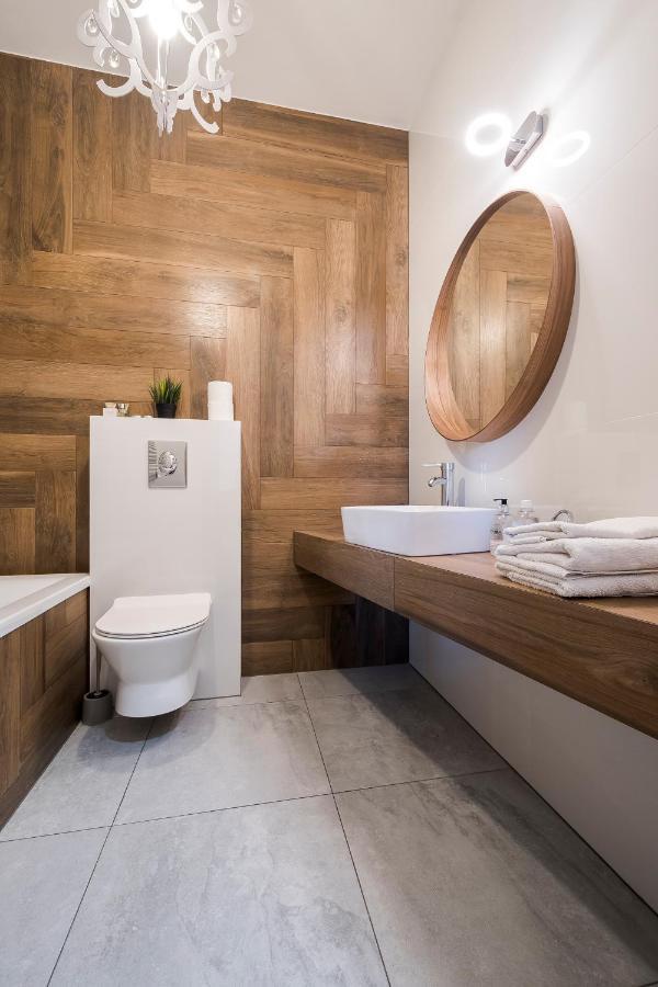 Apartament Z Ogrodkiem I Garazem พอซนาน ภายนอก รูปภาพ