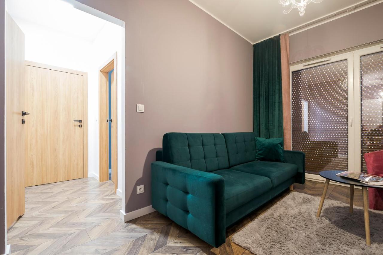 Apartament Z Ogrodkiem I Garazem พอซนาน ภายนอก รูปภาพ