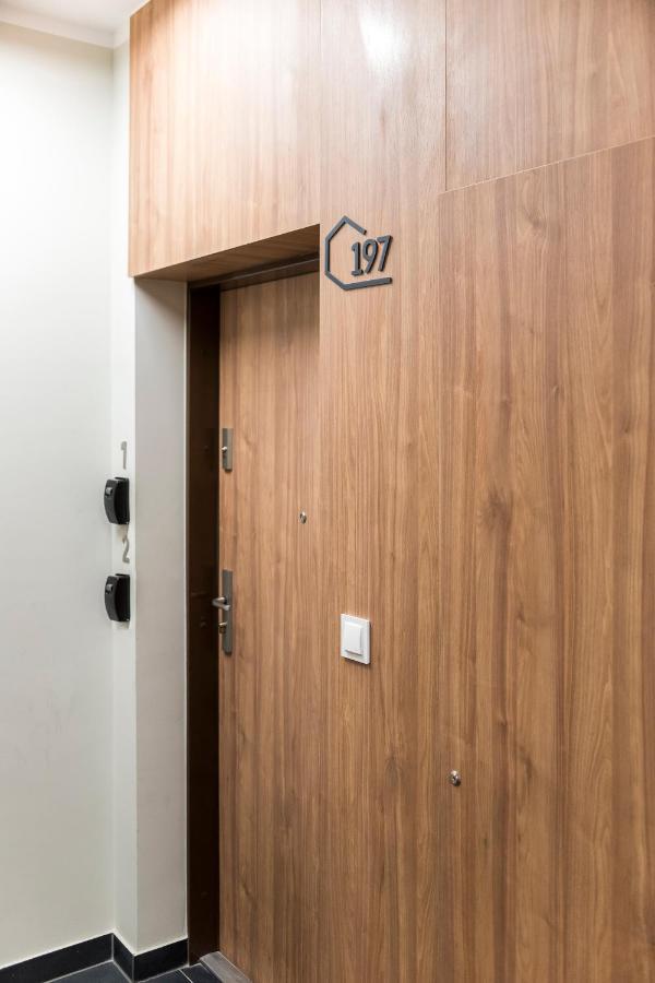 Apartament Z Ogrodkiem I Garazem พอซนาน ภายนอก รูปภาพ