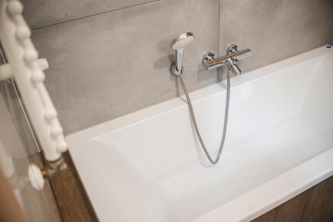 Apartament Z Ogrodkiem I Garazem พอซนาน ภายนอก รูปภาพ