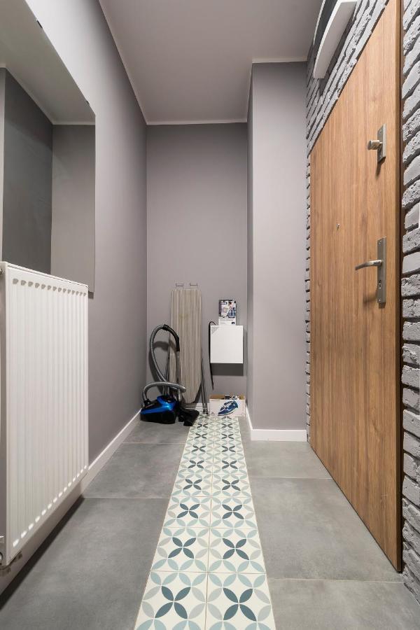 Apartament Z Ogrodkiem I Garazem พอซนาน ภายนอก รูปภาพ