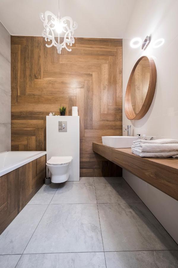 Apartament Z Ogrodkiem I Garazem พอซนาน ภายนอก รูปภาพ
