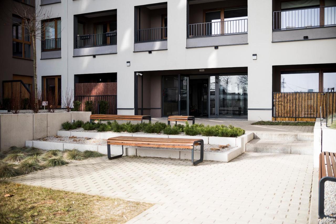 Apartament Z Ogrodkiem I Garazem พอซนาน ภายนอก รูปภาพ