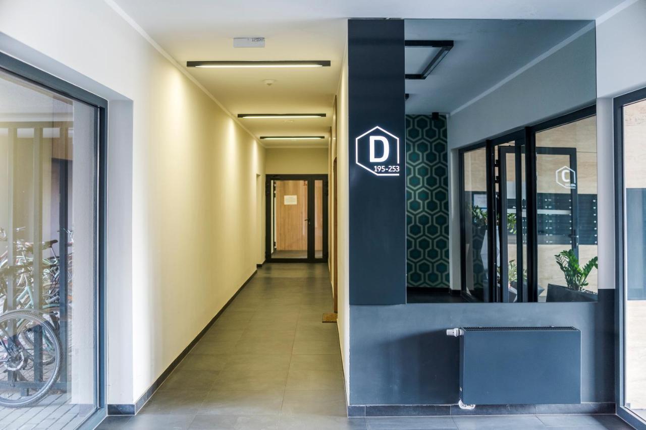 Apartament Z Ogrodkiem I Garazem พอซนาน ภายนอก รูปภาพ