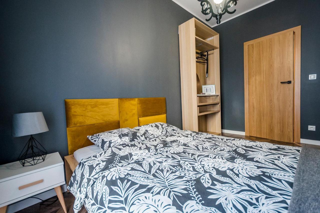 Apartament Z Ogrodkiem I Garazem พอซนาน ภายนอก รูปภาพ