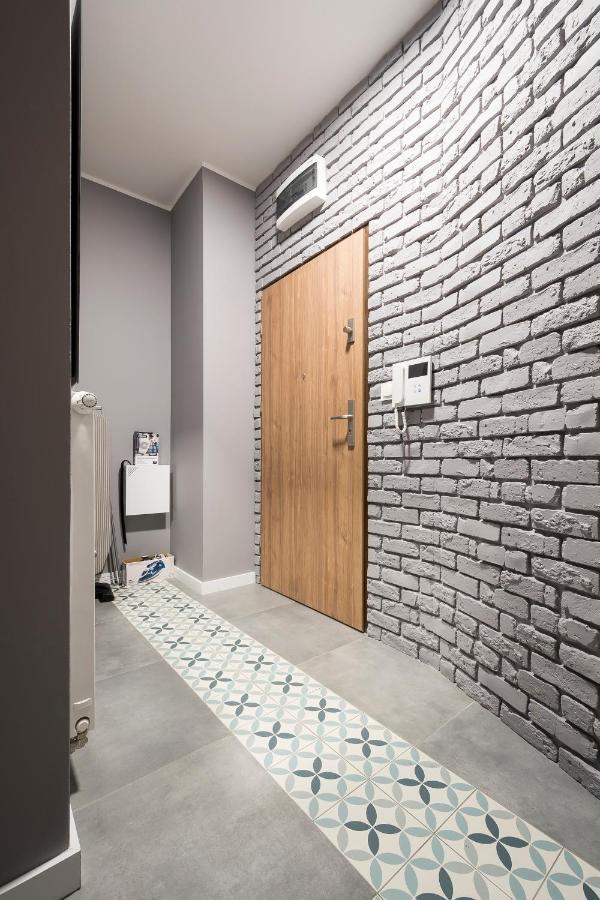 Apartament Z Ogrodkiem I Garazem พอซนาน ภายนอก รูปภาพ