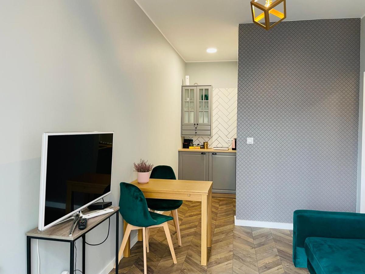 Apartament Z Ogrodkiem I Garazem พอซนาน ภายนอก รูปภาพ
