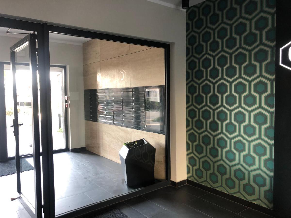 Apartament Z Ogrodkiem I Garazem พอซนาน ภายนอก รูปภาพ